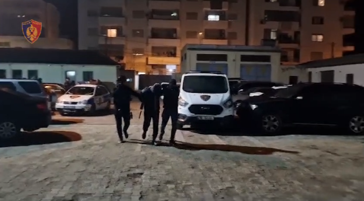 Kërkohej nga Italia, arrestohet në Durrës 26-vjeçari, pritet ekstradimi Kërkohej nga Italia, arrestohet në Durrës 26-vjeçari, pritet ekstradimi