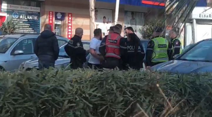 Çudira në Vlorë! Ka kryer dënimin, por e kanë shpallur në kërkim, arrestohet i riu Çudira në Vlorë! Ka kryer dënimin, por e kanë shpallur në kërkim, arrestohet i riu