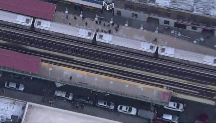 Të shtëna me armë në një metro në New York, 1 i vrarë dhe 5 të plagosur