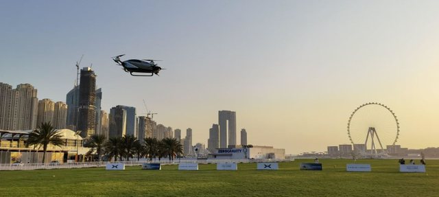 Taksitë fluturuese, një realitet i afërt. Në Dubai dalin nënshkruhet marrëveshja për t’i nxjerrë në treg