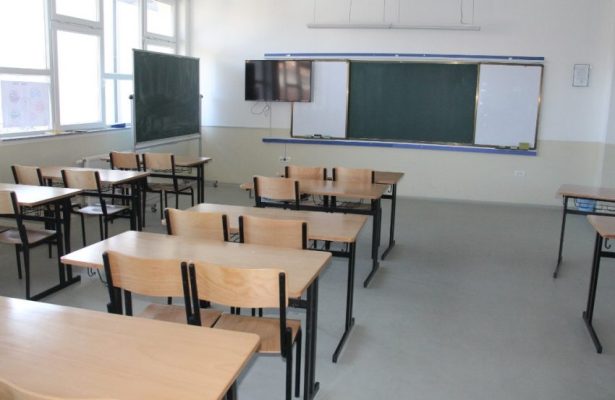 Ekspertët e sigurisë: Luftimi i drogës në shkolla kërkon ndërhyrje jo vetëm policore Ekspertët e sigurisë: Luftimi i drogës në shkolla kërkon ndërhyrje jo vetëm policore