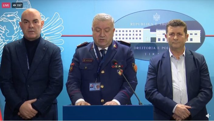 EMRAT/Shpërthimi në zyrën noteriale në ish-Bllok, policia jep detaje: Autorët janë paguar, tre të arrestuar e dy në kërkim EMRAT/Shpërthimi në zyrën noteriale në ish-Bllok, policia jep detaje: Autorët janë paguar, tre të arrestuar e dy në kërkim
