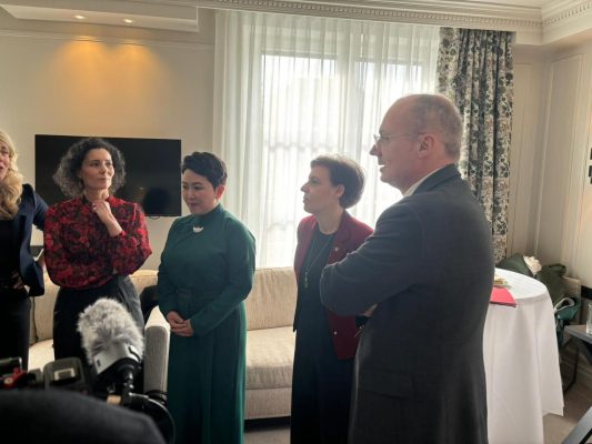 Konferenca e Sigurisë në Mynih, ministri Hasani: Grave dhe vajzave afgane po iu mohohen të drejtat, të marrë fund persekutimi me bazë gjinore