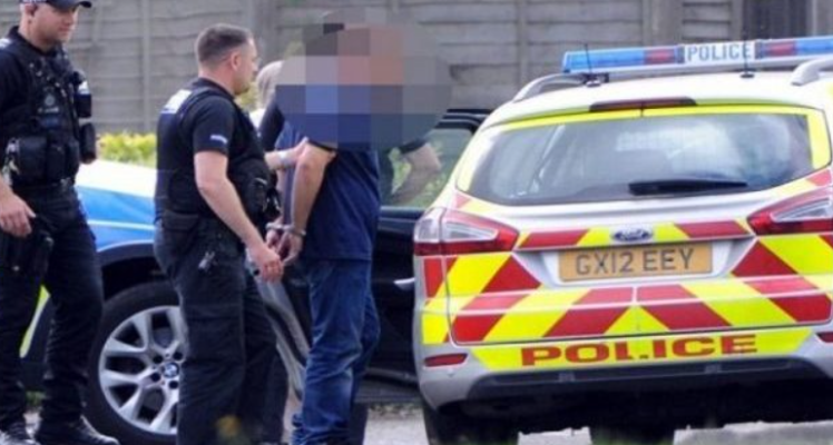 FOTO-EMRI/ U kap brenda një “shtëpie bari”, dënohet 23-vjeçari shqiptar në Angli