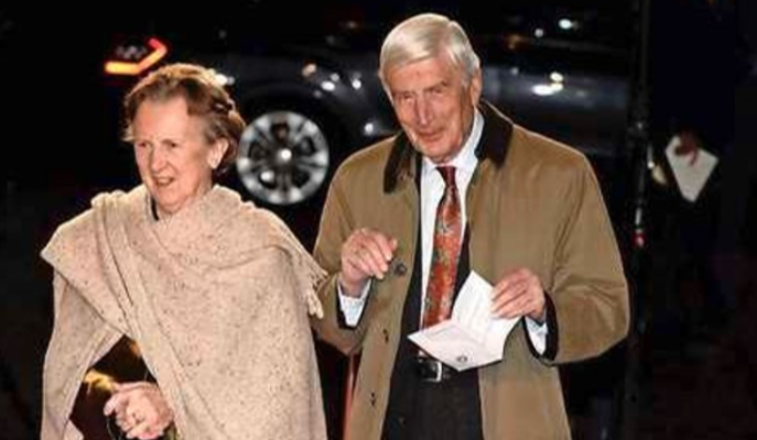 As vdekja nuk i ndau, ish-kryeministri i holandës dhe bashkëshortja e tij ndërrojnë jetë të kapur dorë për dore pas 70 viteve martesë