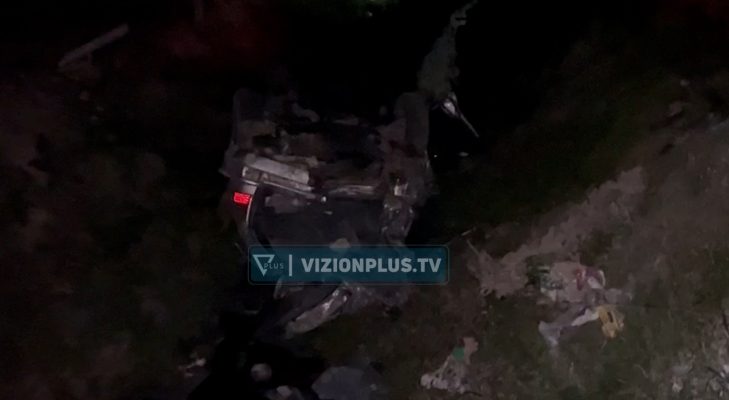 “E shtuna e zezë” në Fier, makina përfundon në kanal, shoferi niset me urgjencë në spital “E shtuna e zezë” në Fier, makina përfundon në kanal, shoferi niset me urgjencë në spital