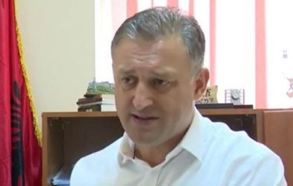 Mashtrim dhe falsifikim dokumentesh, arrestohet ish-kreu i Kadastrës së Gjirokastrës (EMRI)