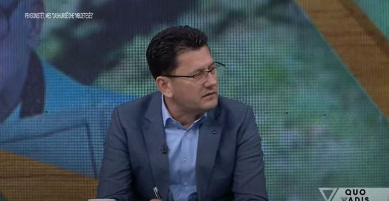 Hado: Edhe nëse bëjmë reformën më të mirë, do prekë kontribuesit, por jo pensionistët ekzitues Hado: Edhe nëse bëjmë reformën më të mirë, do prekë kontribuesit, por jo pensionistët ekzitues