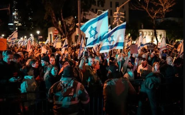 Protesta masive në Izrael, kërkohet lirimi i pengjeve dhe mbajtja e zgjedhjeve