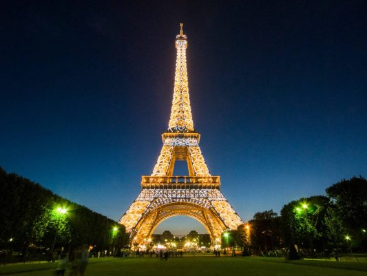 Kulla Eiffel qëndron e mbyllur për të tretën ditë, shkak greva e stafit
