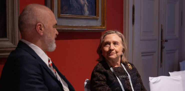 Rama takohet me Hillary Clinton: Mike e madhe për shqiptarët!