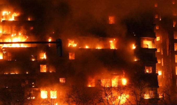 Të paktën 4 të vdekur nga zjarri në një bllok banesh në Spanjë