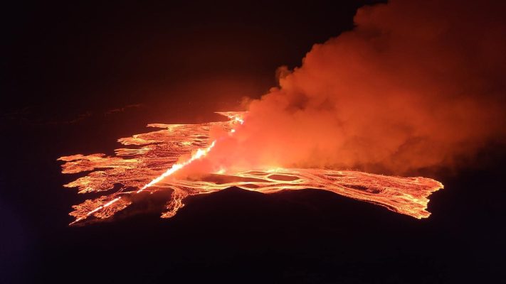 Islanda nën ankthin e vullkanit, llava i afrohet qytetit të evakuuar të Grindavik (VIDEO)