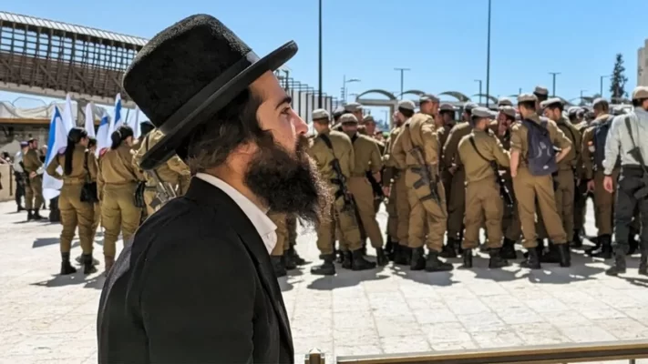 Izraeli zien, ultra ortodoksët nuk duan të shkojnë në ushtri, pjesa tjetër e shoqërisë i kundërshton