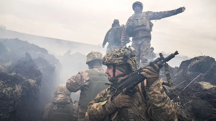 Rusia bëhet gati për ofensivën e madhe, Ukraina nis me vonesë mbrojtjen