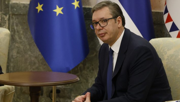 Vuçiç: Na presin ditë të vështira! Presidenti Serb pretendon se ka marrë informacione të rëndësishme