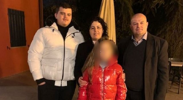 Alfred Vocaj humbi jetën në aksident, familja e shkatërruar kërkon të dijë të vërtetën: Nëna mezi qëndron në këmbë