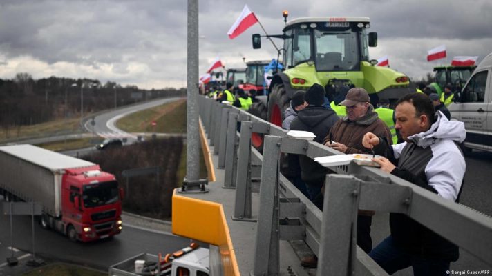 Fermerët polakë bllokojnë sërish kufirin me Gjermaninë