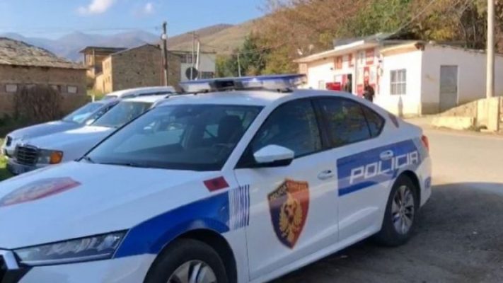 Italiani dhuon gruan dhe i dëmton syrin, arrestohet nga policia në Vlorë