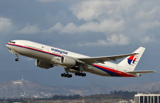 Zhdukja misterioze e avionit, prej 10 vjetesh nuk dihet asgje se ku përfundoi “MH370” me 239 pasagjerë në bord