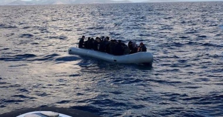 Fundoset varka me emigrantë në brigjet e Turqisë, 8 të vdekur