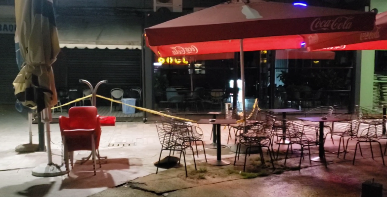 Rrihet brutalisht kamarieri 17-vjeçar në Berat, policia shoqëron 12 persona