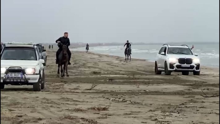 Gara me kuaj në bregdet, organizatorët kërkojnë më shumë vëmendje për hipizmin