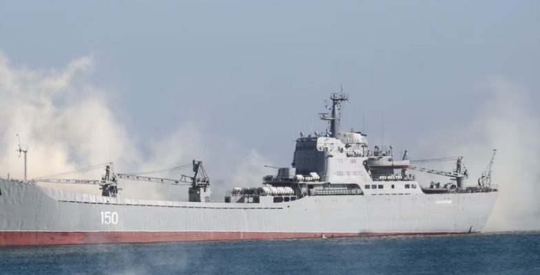 Ukraina thotë se ka sulmuar një anije ruse në Krime