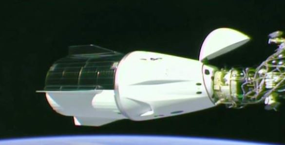 Raketa e SpaceX-it  lëshohet në hapësirë, misioni i Musk përmbushet me sukses