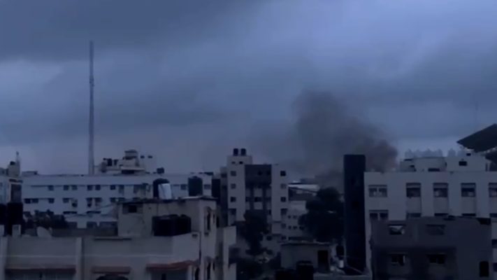Izraeli sulmon spitalin në Gaza: Po përdoret si vendstrehim nga Hamasi. Palestinezët: Ndërhyni urgjent, po kthehet në varr masiv