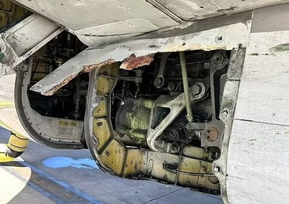 Tjetër incident me Boeing, avionit i shkëputet një pjesë në fluturim
