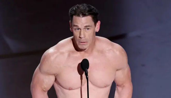 VIDEO/ John Cena trondit “Oscars 2024”, shfaqet totalisht i zhveshur në skenë