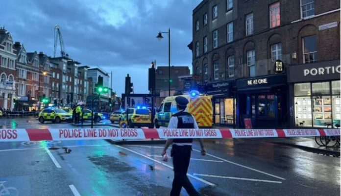 Të shtëna me armë në Londër, tre të plagosur