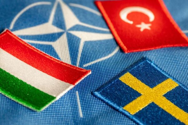 Kryetari i Kuvendit hungarez nënshkroi sot ratifikimin e pranimit të Suedisë në NATO