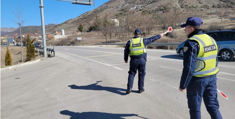 “Rrugorja” e Korçës “lëshon” dorën më gjoba, dy shoferë të arrestuar