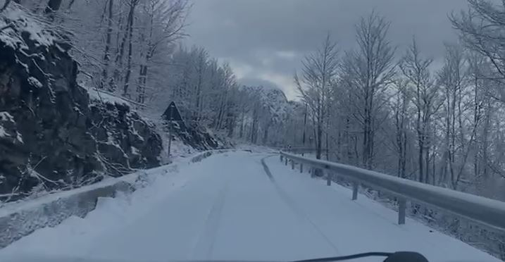 Përkeqësimi i motit, rikthehen reshjet e dëborës në Shkodër