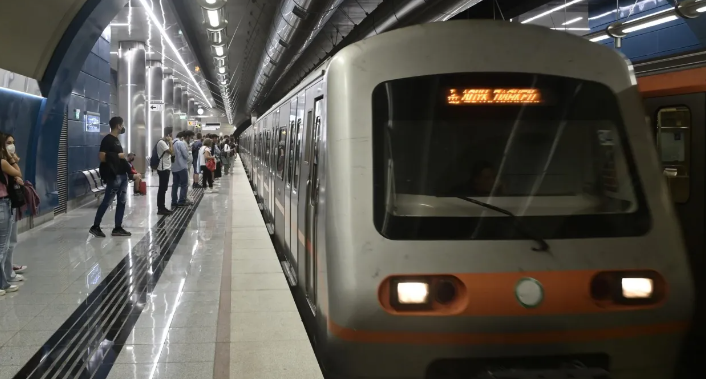 Alarm për bombë, mbyllet përkohësisht stacionit i trenit në Athinë