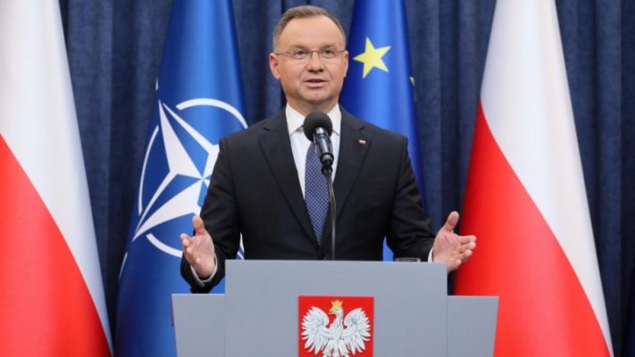 Presidenti Duda: Polonia gati të presë armë bërthamore