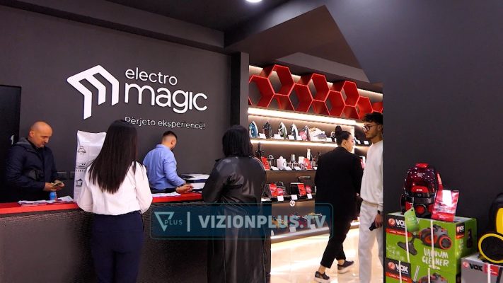 “Electromagic”, showroom në Elbasan, kompania lider në tregun e elektroshtëpiakeve sjell brendet cilësore