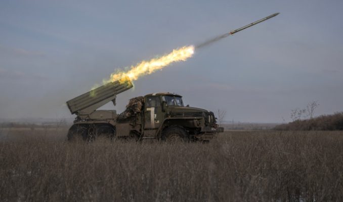 SHBA inkurajon Gjermaninë të dërgojë raketa Taurus në Ukrainë