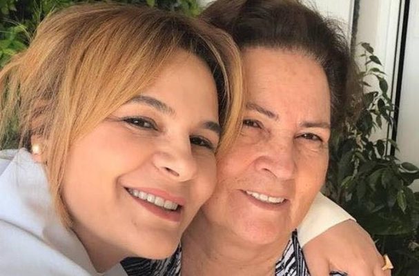 FOTO- Kryemadhi bën urimin e veçantë në ditëlindjen e nënës së saj: Po përballesh me vështirësi për shkakun tim