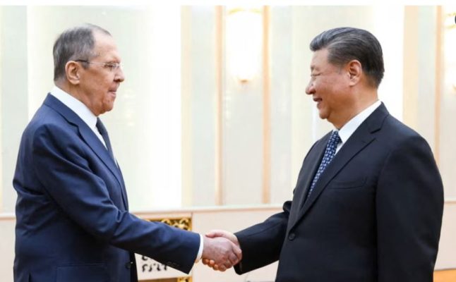 Presidenti kinez Xi takohet me ministrin e Jashtëm rus Lavrov