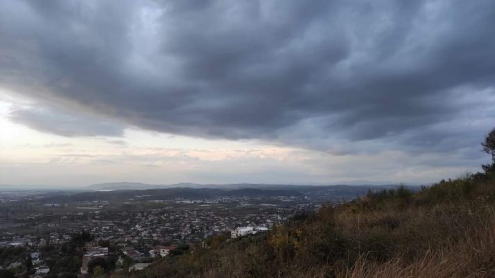 Sot merrni çadrat me vete! Rikthehen reshjet e shiut, si do të jenë temperaturat Sot merrni çadrat me vete! Rikthehen reshjet e shiut, si do të jenë temperaturat