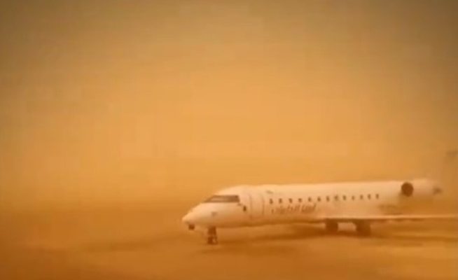 Stuhia e rërës “paralizon” trafikun ajror në Libinë Lindore (VIDEO)