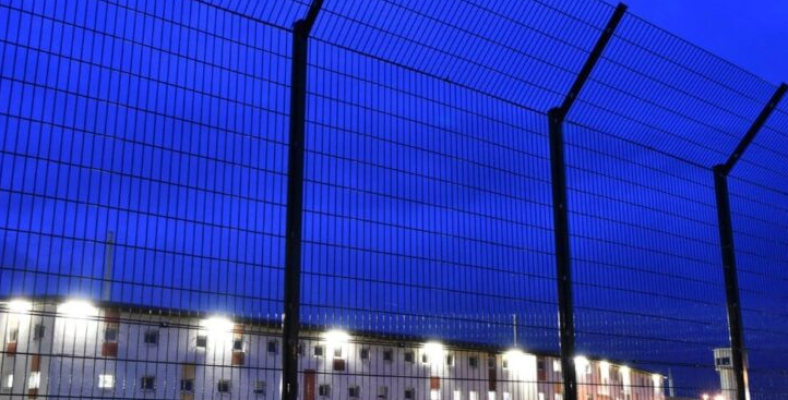 Të burgosurve në Francë ushqimi dhe droga u futen me dron në qeli
