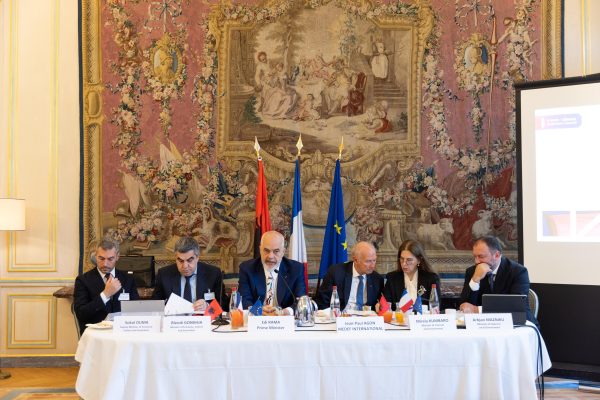 “Krenar për Shqipërinë”, Rama ndan pamjet nga takimi me Unionin e Sipërmarrësve të Francës