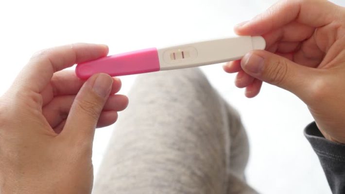 Ligji i ri që i hap rrugë abortit tek adoleshentët, zbardhet pr.ligji për “Shëndetin seksual dhe riprodhues”