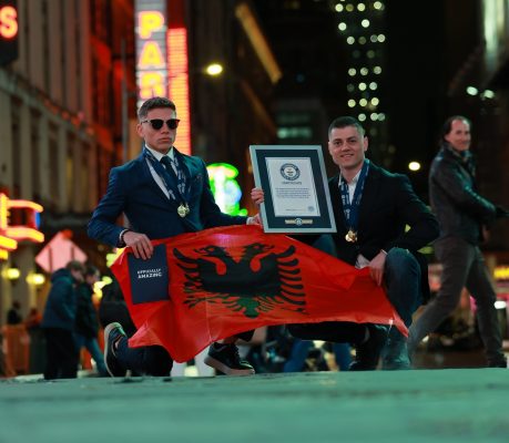 Artan dhe Arnold Balla, dy vëllezërit shqiptarë hyn në Librin e Rekordeve Guinness