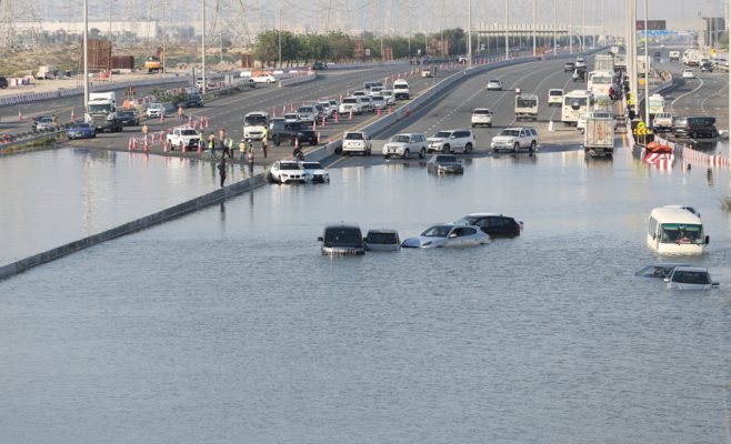 Përmbytje në Emiratet e Bashkuara Arabe, katër të vdekur, problemet vazhdojnë në Dubai