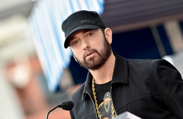 “16 vite pa alkool”, Eminem feston përvjetorin e rëndësishëm të jetës së tij